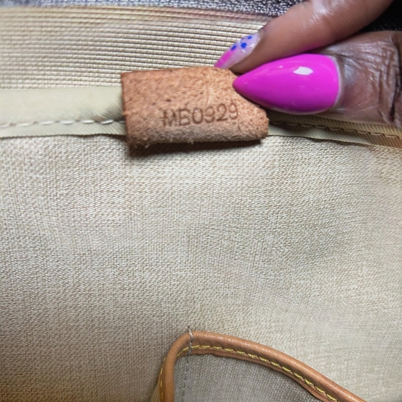 Authentic Louis Vuitton Monogram Deauville Handbag - Picture 2 of 8